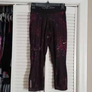 Womens dri-fit nike legging capri